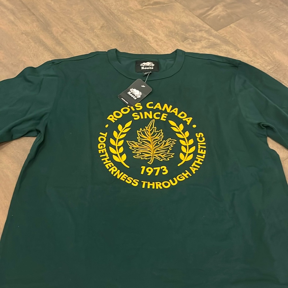 NWT roots long sleeve shirt.